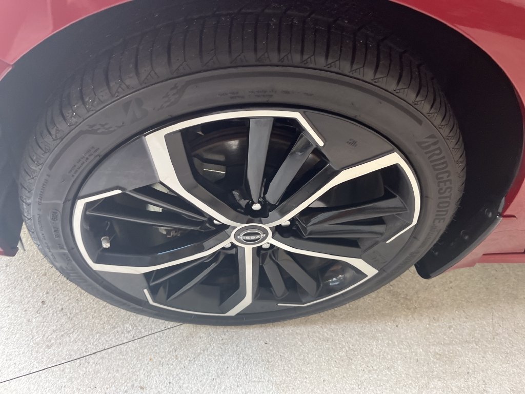 Used 2025 Red Nissan 2.5 SR image 9