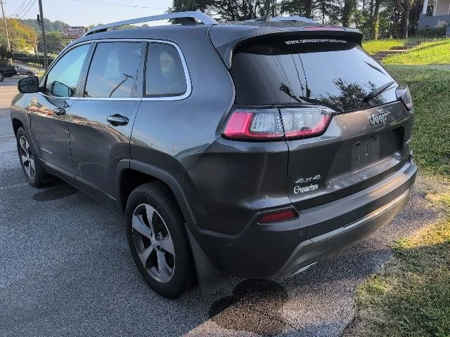 Used 2019 Gray Jeep Limited image 5