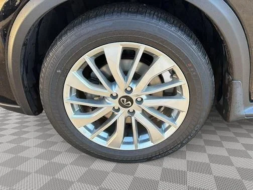 Used 2023 Black INFINITI LUXE image 14