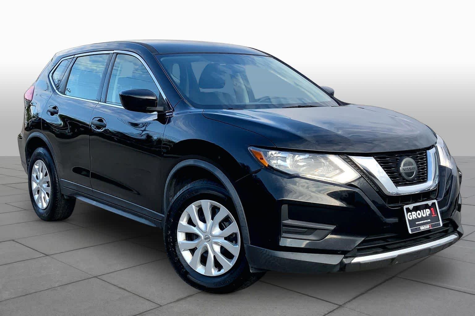 Used 2018 Magnetic Black Nissan S image 3