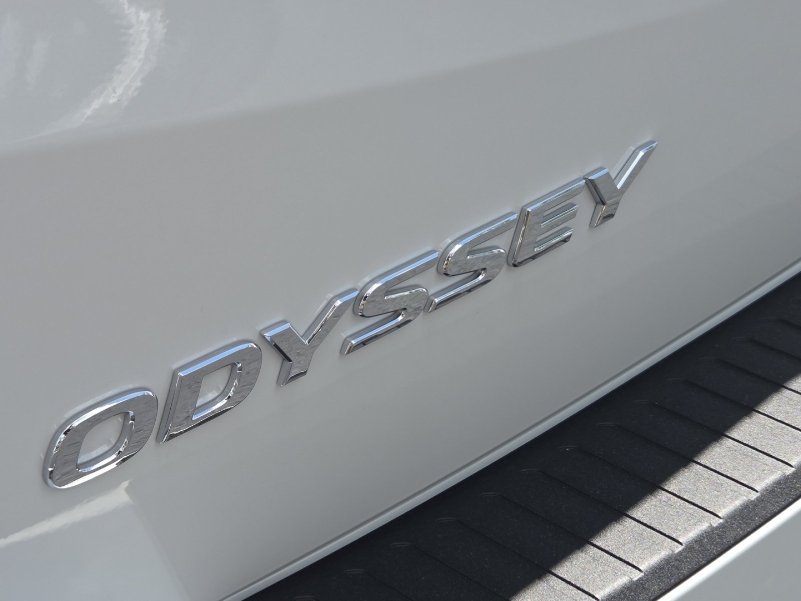 New 2026 Platinum White Pearl Honda Touring image 16
