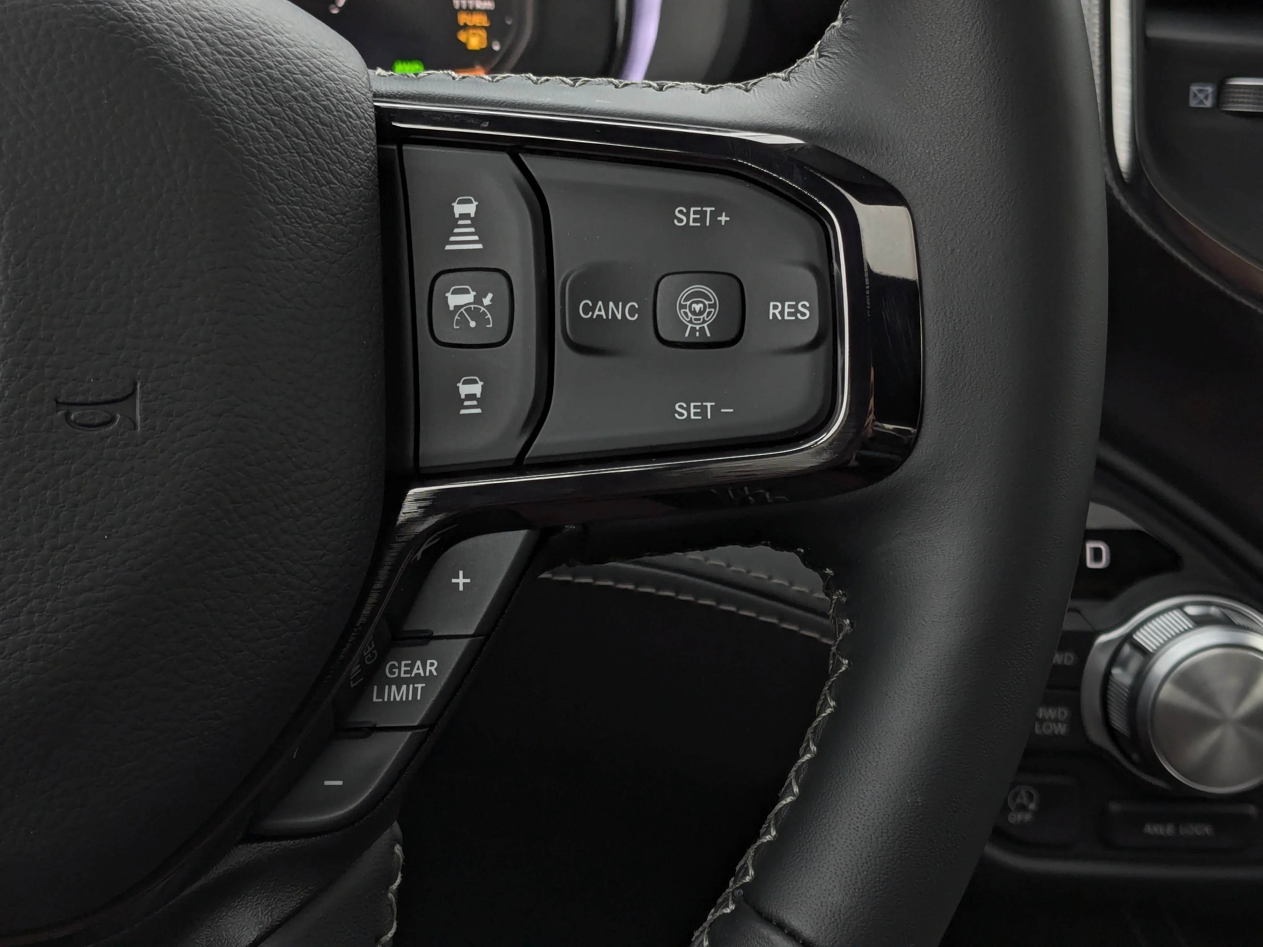 New 2026 Black RAM Limited - PANO SUNROOF - HEADS UP DISPLAY - RAMBOX CARGO - NIGHT EDITION & TONS MORE! image 19