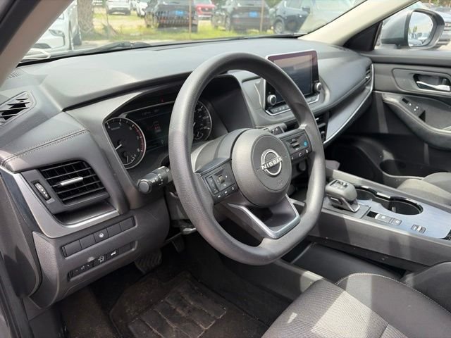 Used 2024 Gray Nissan SV image 27