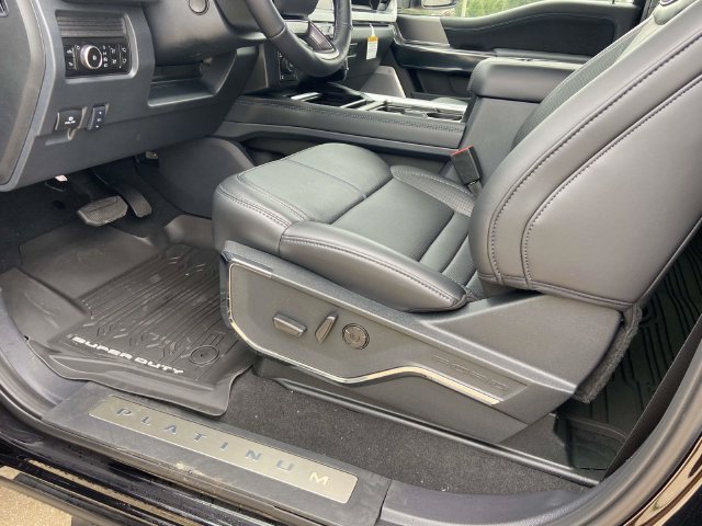 New 2026 Agate Black Metallic Ford Platinum image 31