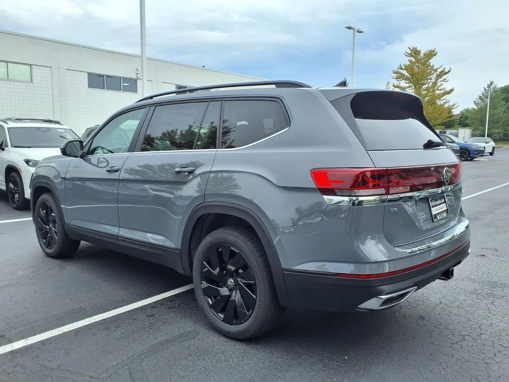 New 2026 Pure Gray Volkswagen 2.0T SE w/Technology image 4