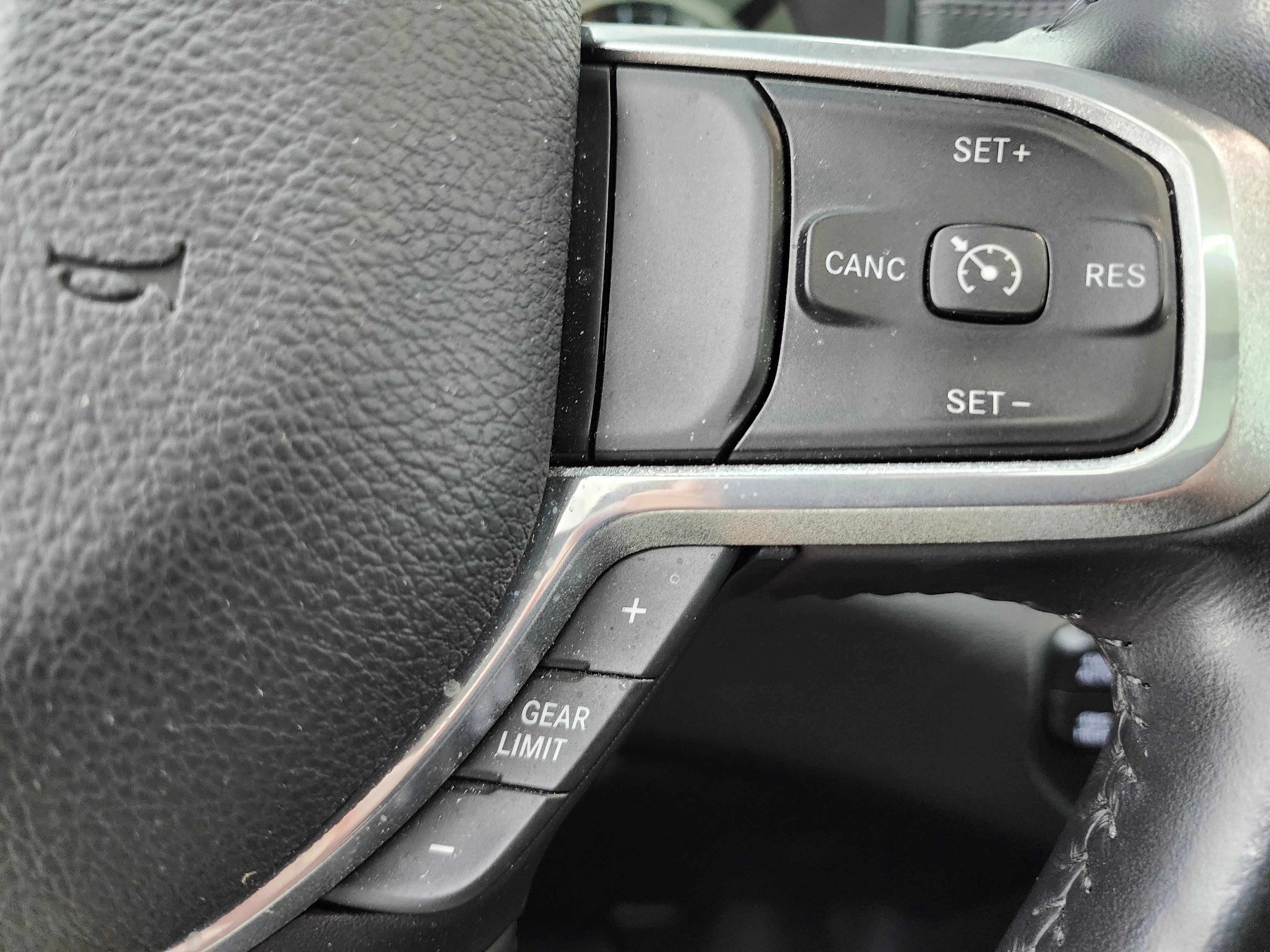 Used 2022 Granite Crystal Metallic Clearcoat Ram Laramie image 17
