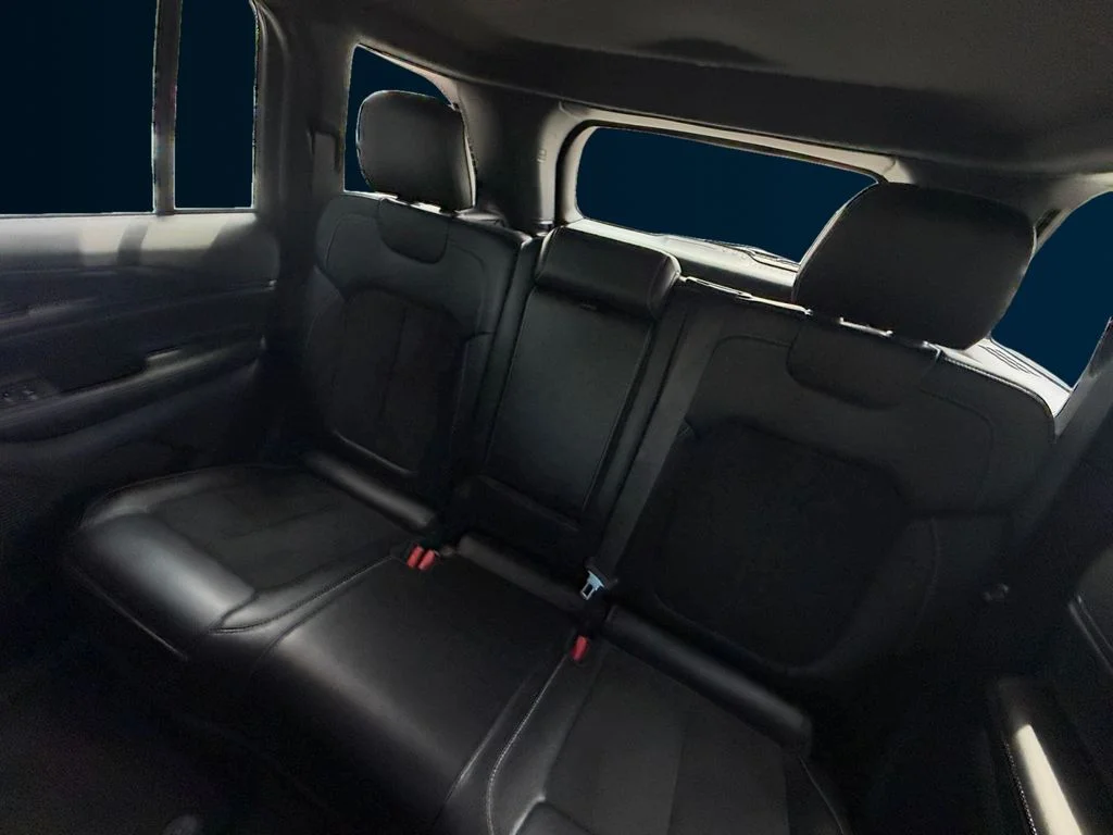 Used 2025 Black Jeep Altitude image 16
