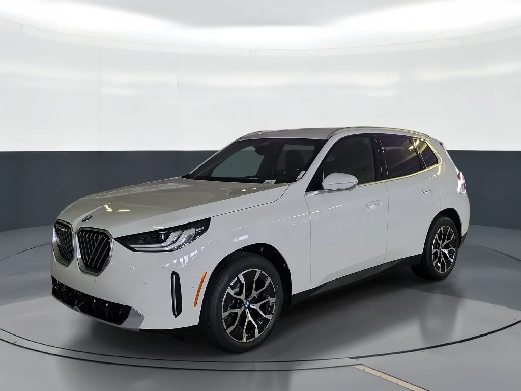 New 2026 Alpine White BMW 30 xDrive image 1