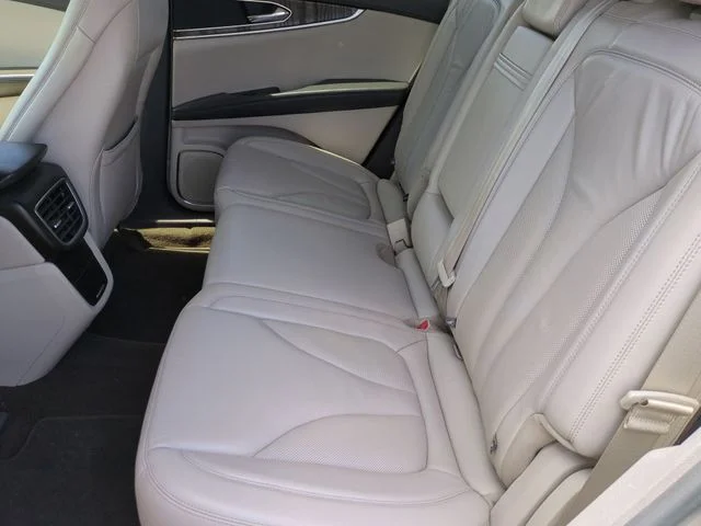 Used 2019 Brown Lincoln Select image 22