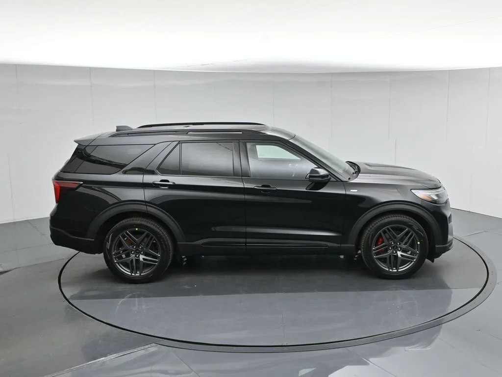 New 2026 Agate Black Metallic Ford ST-Line image 39