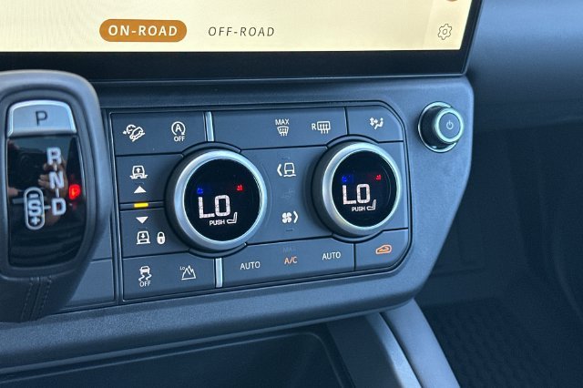 New 2026 Fuji White Land Rover S image 19