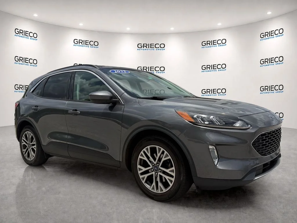 Used 2022 Gray Ford SEL image 1