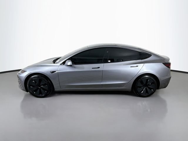 Used 2025  Tesla Long Range image 4