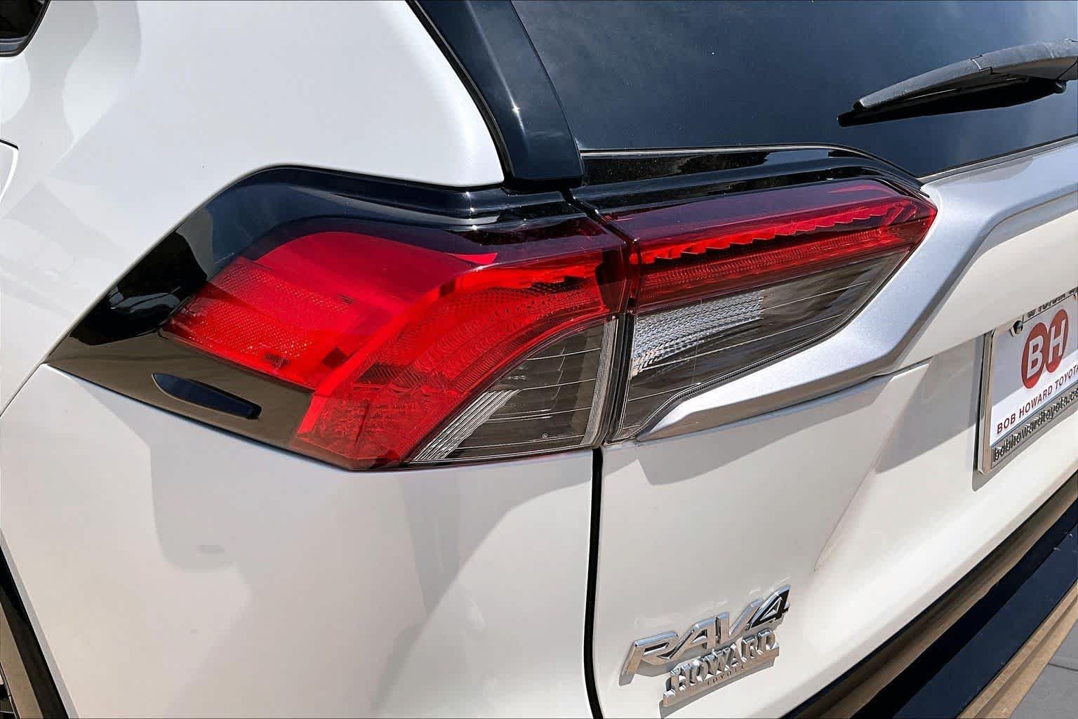 Used 2021 Blizzard Pearl/Midnight Black Metallic Toyota Hybrid XSE image 27