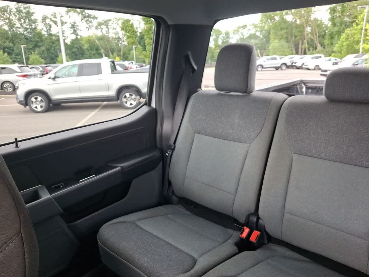 Certified Used 2024 Oxford White Clearcoat Ford XLT image 12