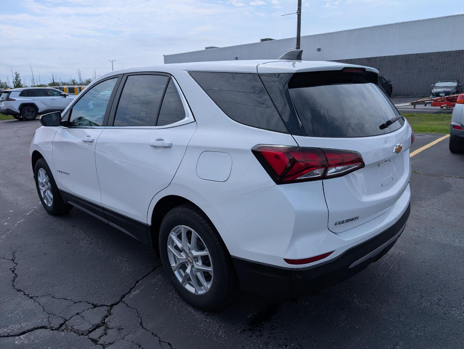 Used 2024 Summit White Chevrolet LT image 6