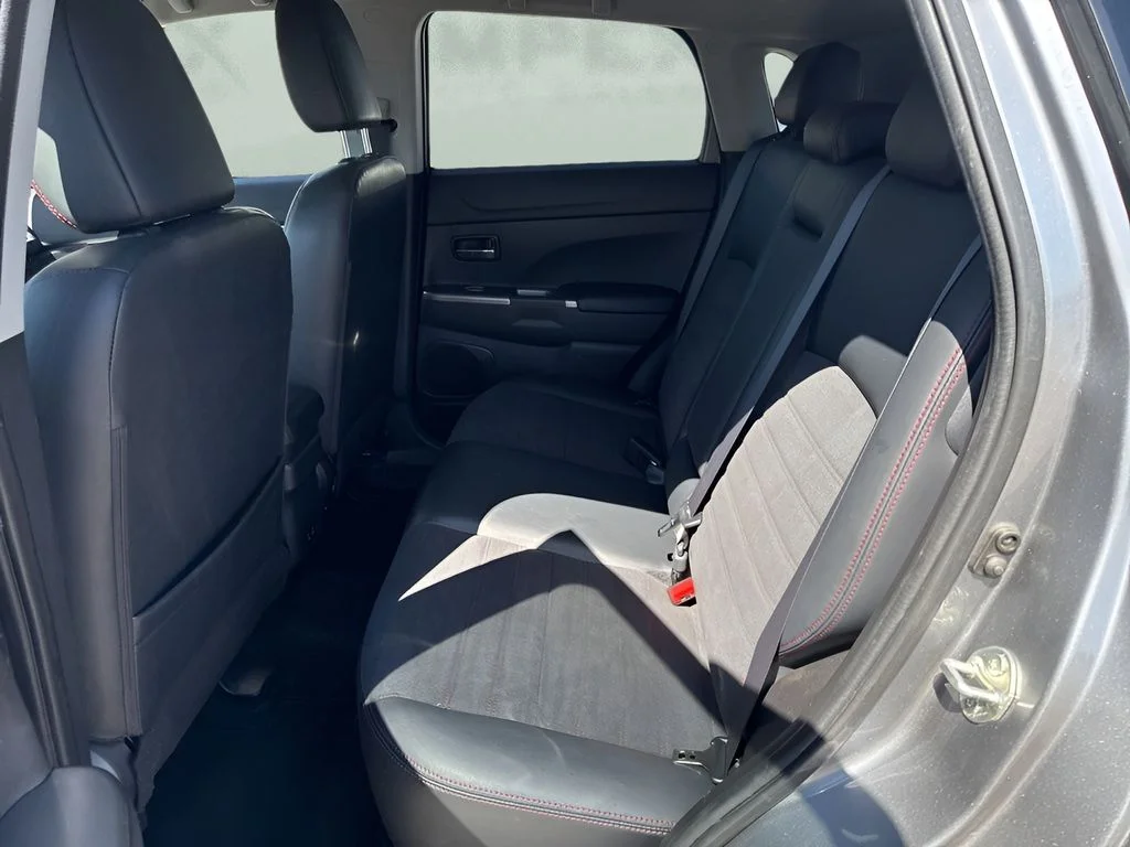 Used 2022  Mitsubishi 2.0 SE image 26