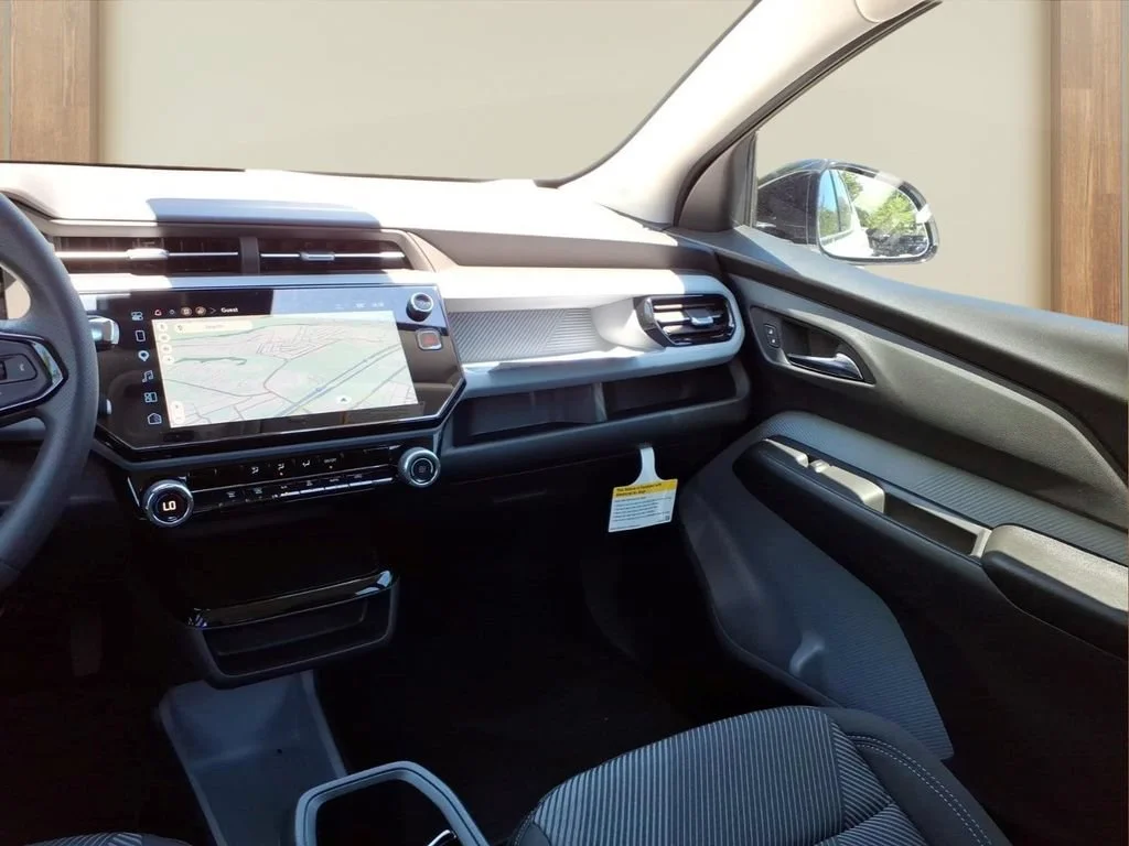New 2027 Summit White Chevrolet LT image 23