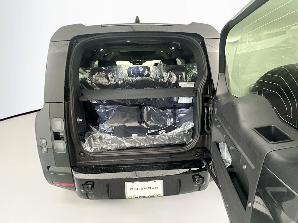 2026 Land Rover Defender X-Dynamic SE - Photo 26