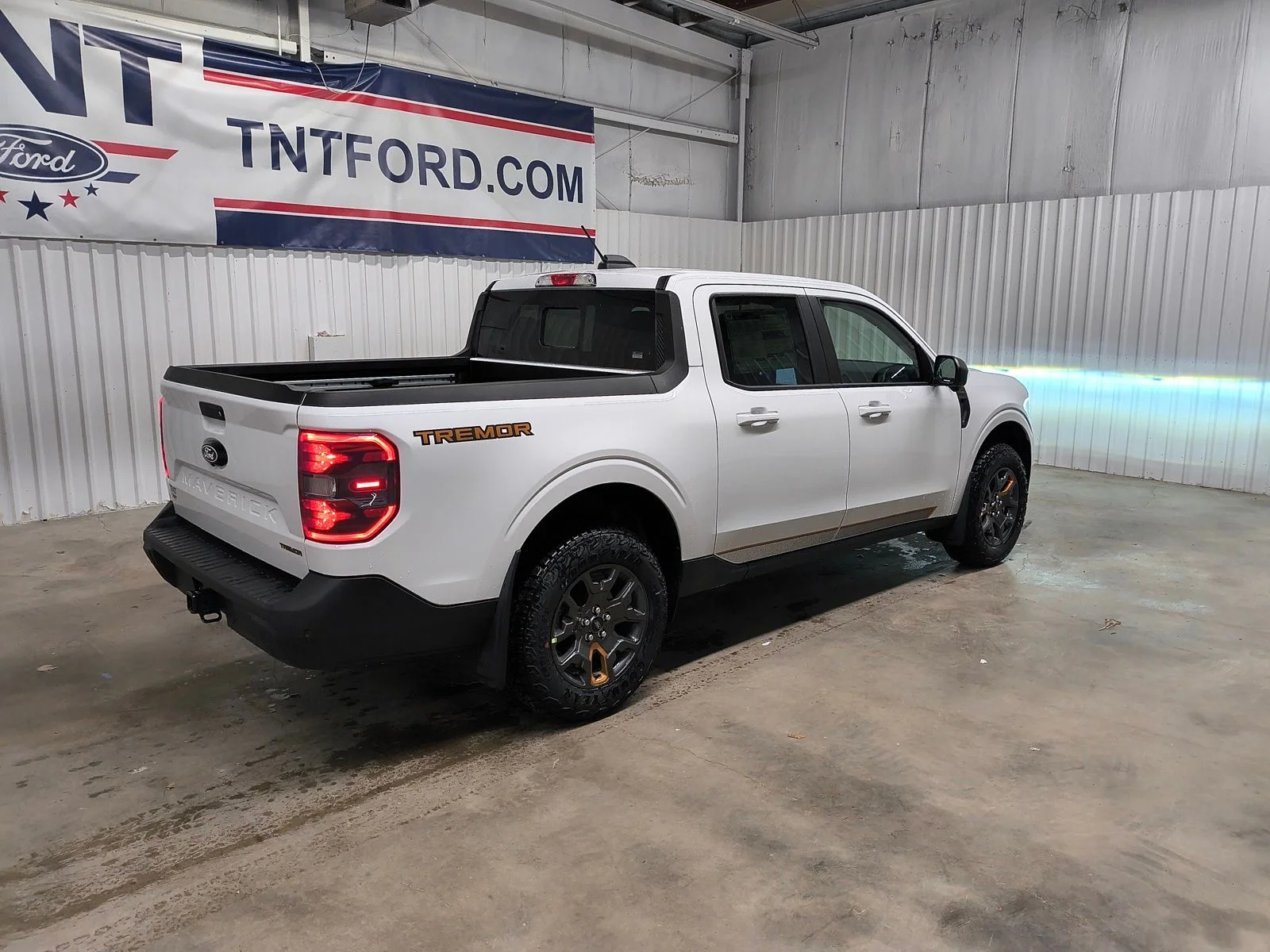 New 2025 Oxford White Ford Tremor® image 2