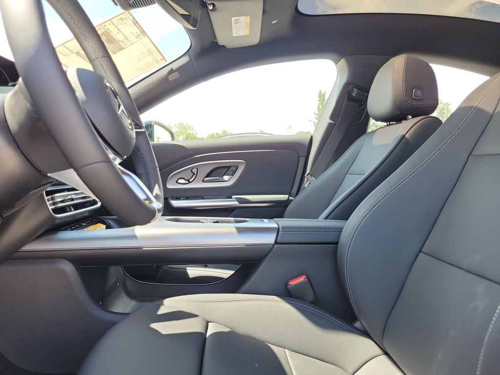 New 2027 MANUFAKTUR Alpine Grey Mercedes-Benz CLA 220 image 18