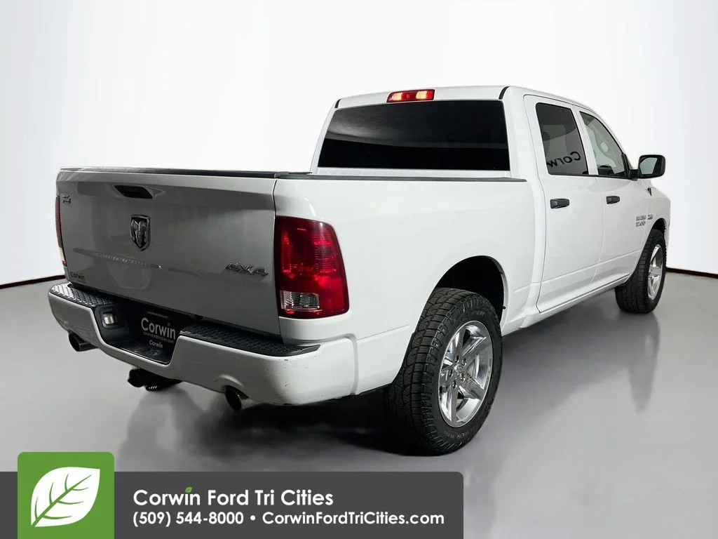Used 2018 Bright Silver Clearcoat Metallic Ram Express image 14