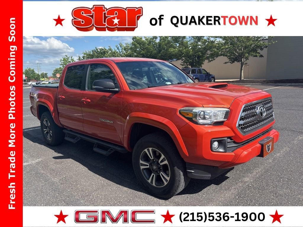 Used 2017  Toyota SR5 image 1