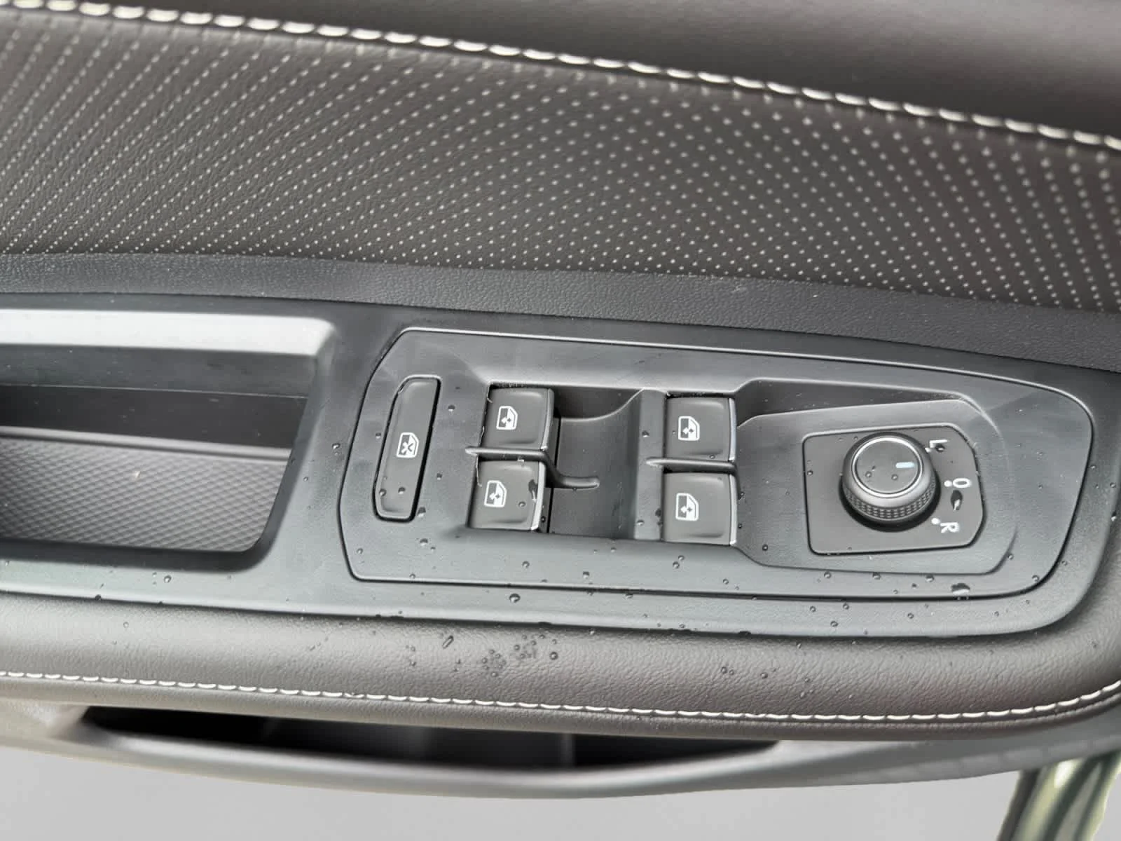 2026 Volkswagen Atlas SE w/Tech - Photo 20