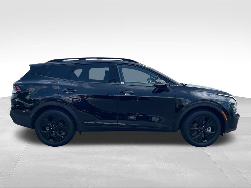 Used 2025 Black Kia X-Line image 6