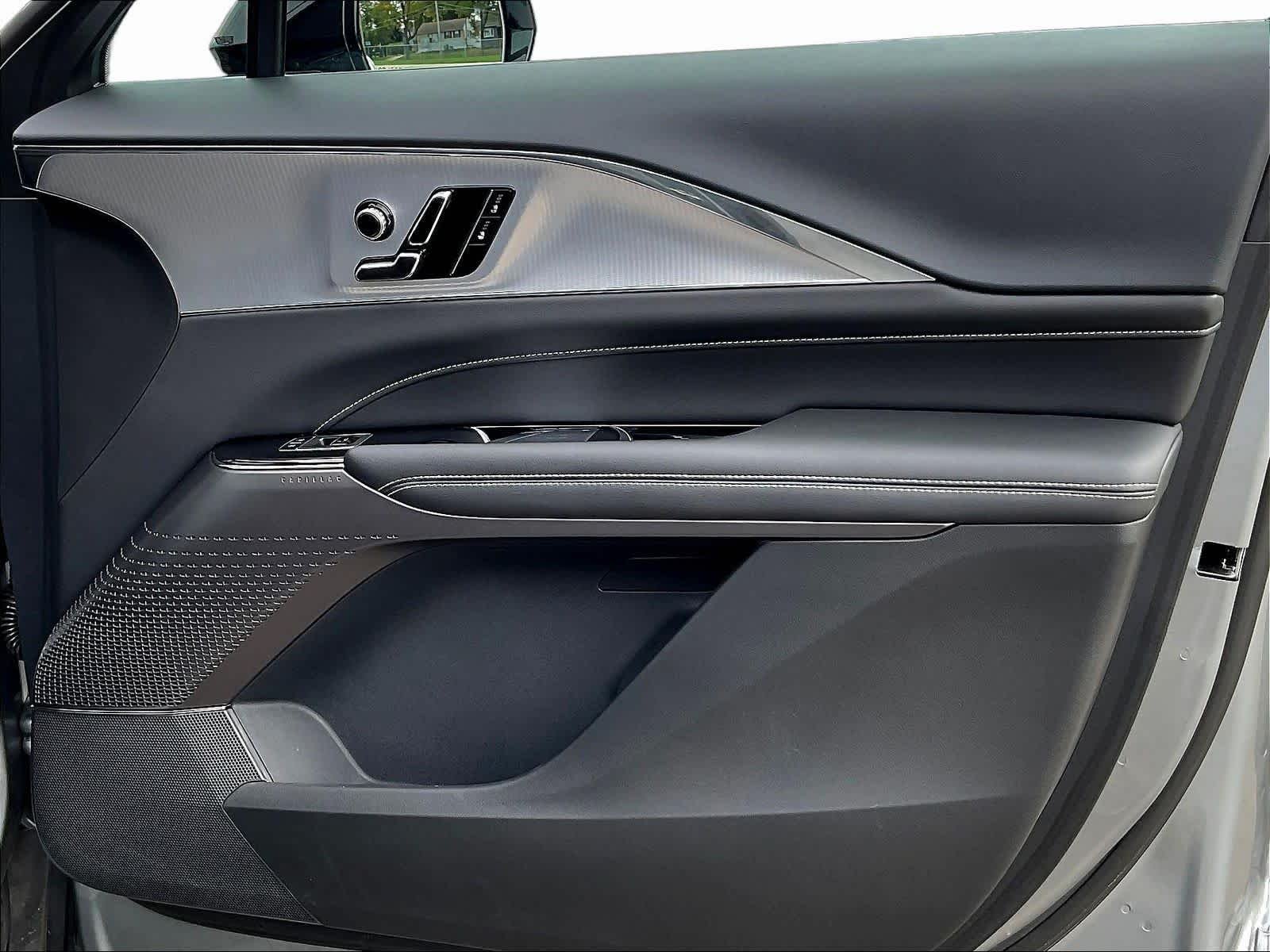 2024 Cadillac LYRIQ Tech - Photo 30