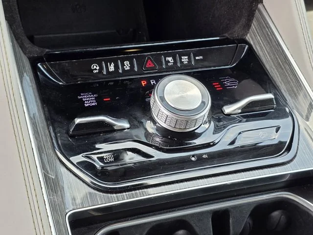 Certified Used 2022 Diamond Black Jeep Series III image 24