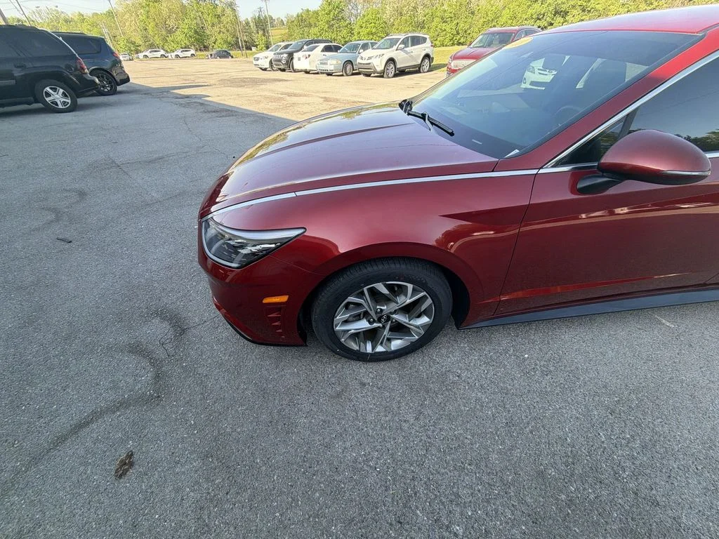 Used 2023 Red Hyundai SEL image 10