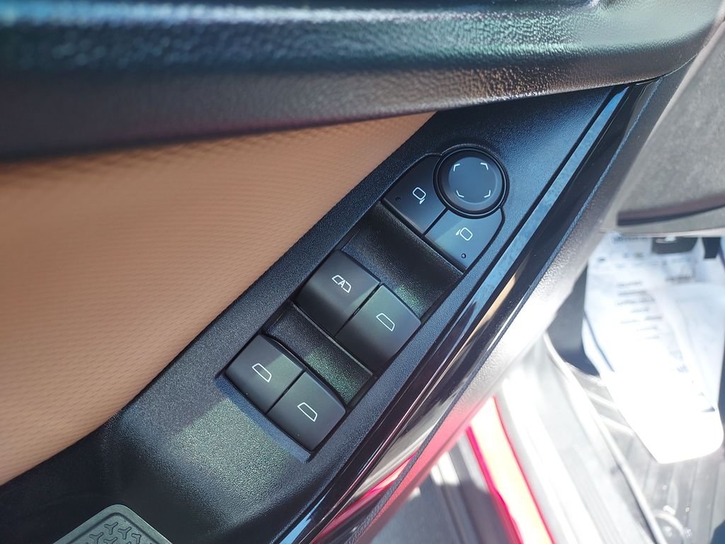 Used 2025 Red Chevrolet ACTIV image 11