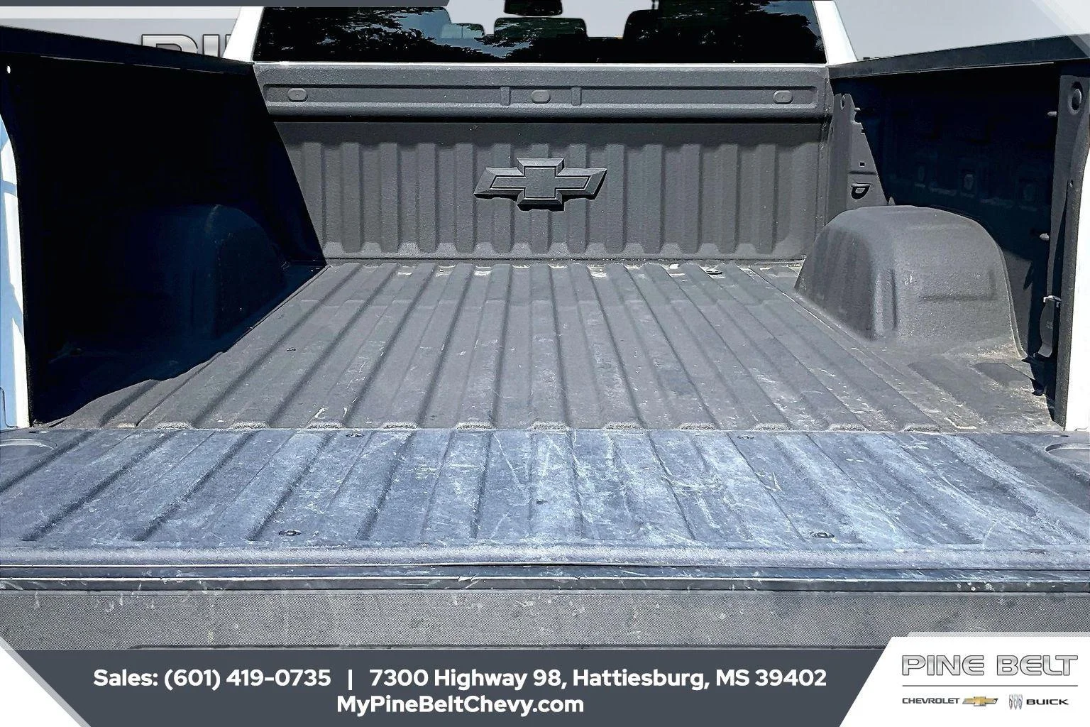 Used 2023 Summit White Chevrolet LTZ image 5