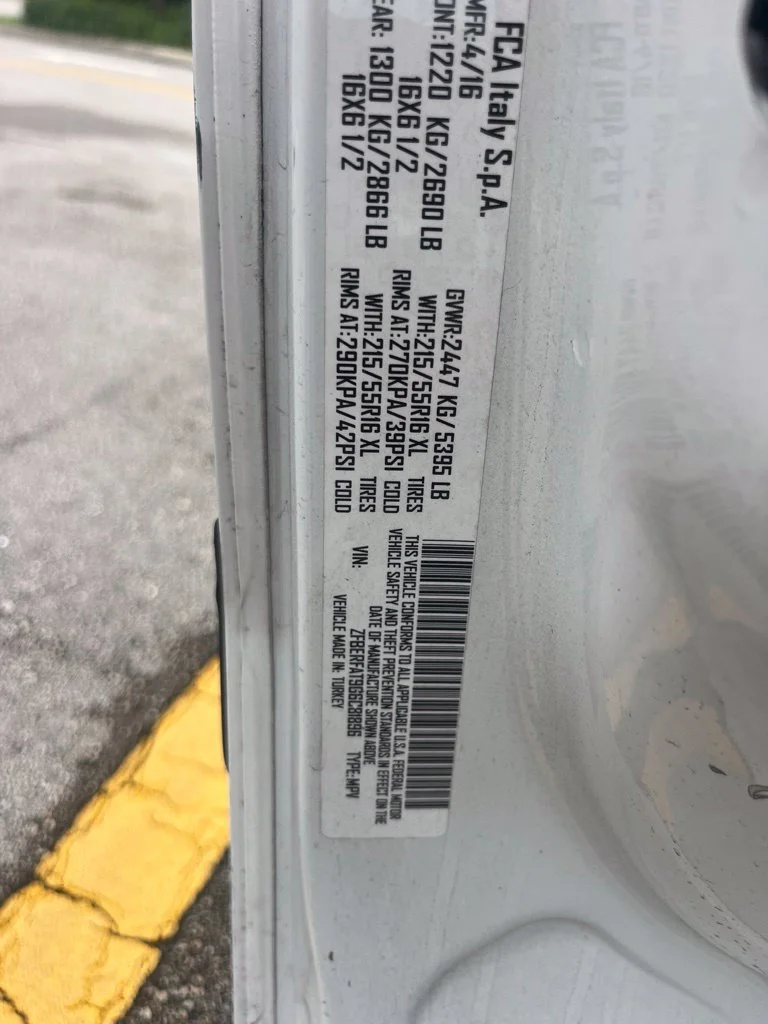 Used 2016 Bright White Ram Tradesman image 3