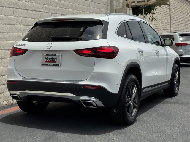 New 2026 Polar White Mercedes-Benz GLA 250 image 8