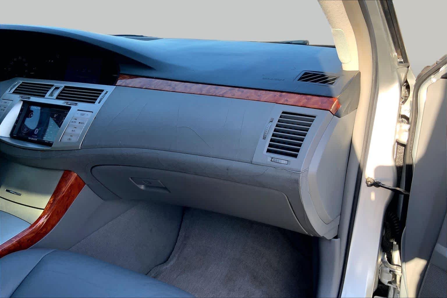 Used 2006 Titanium Metallic Toyota XLS image 15