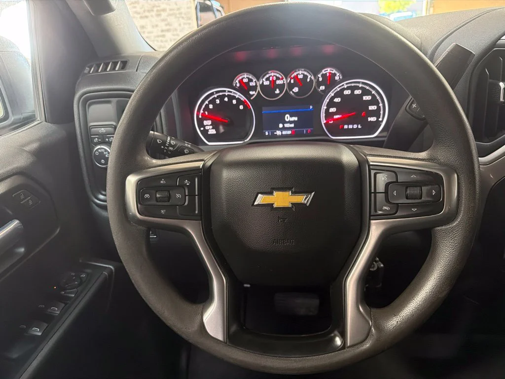 Used 2022 Summit White Chevrolet Custom image 18