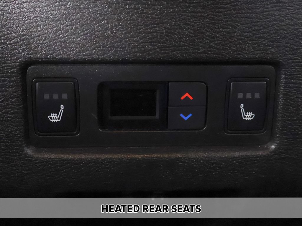 Used 2022 White Mitsubishi SEL image 8