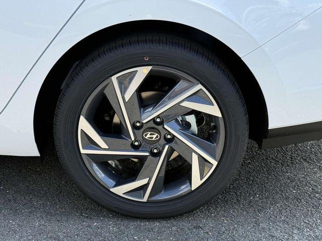 New 2025 White Hyundai SEL Sport image 11