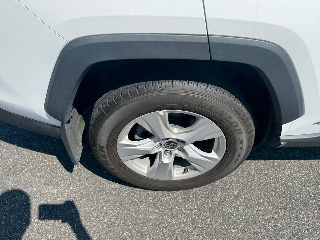2021 Toyota RAV4 XLE - Photo 11