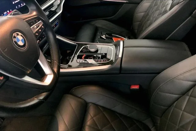Used 2024 Skyscraper Grey Metallic BMW xDrive40i image 8