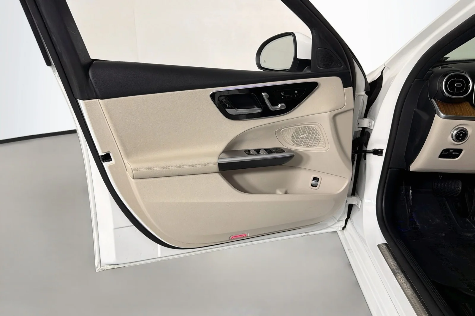 Certified Used 2024 Polar White Mercedes-Benz C 300 image 23