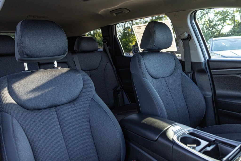 Used 2023 Silver Hyundai SEL image 34