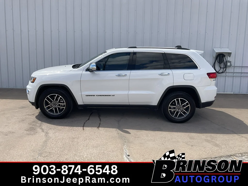 Used 2022 Bright White Clearcoat Jeep Limited image 4