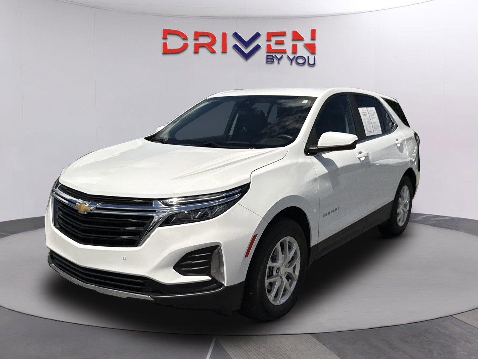 Used 2024 Summit White Chevrolet LT image 8