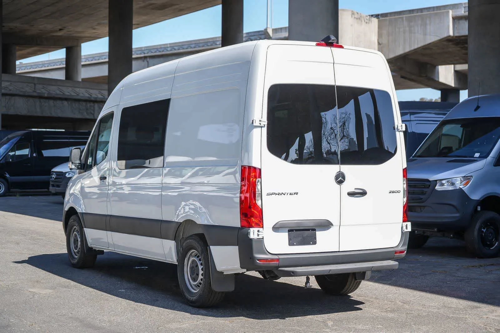 New 2026 Arctic+White Mercedes-Benz Crew 144 WB  RWD 2.0L 4-Cylinder image 45