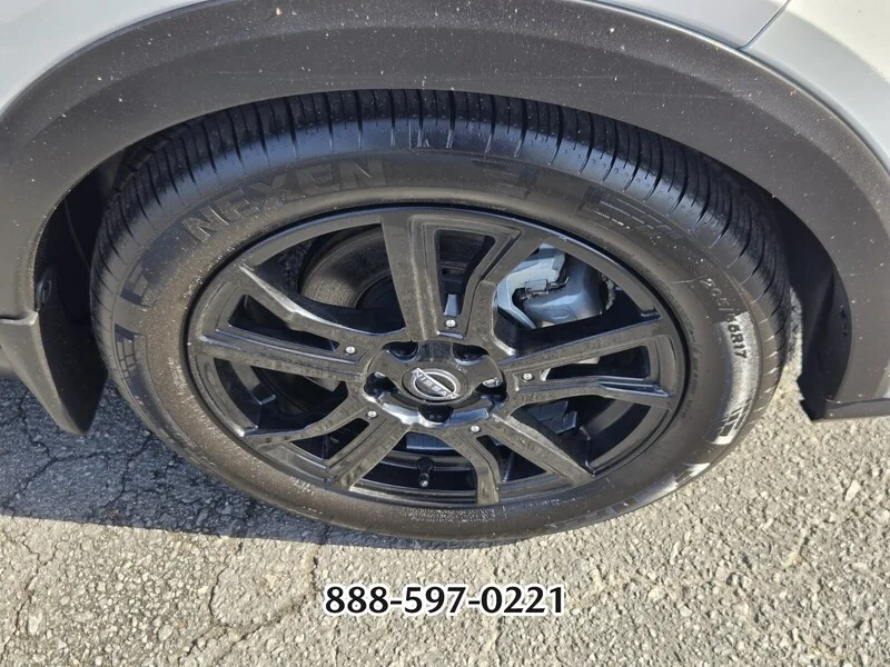 Used 2022 Aspen White NISSAN SR image 20