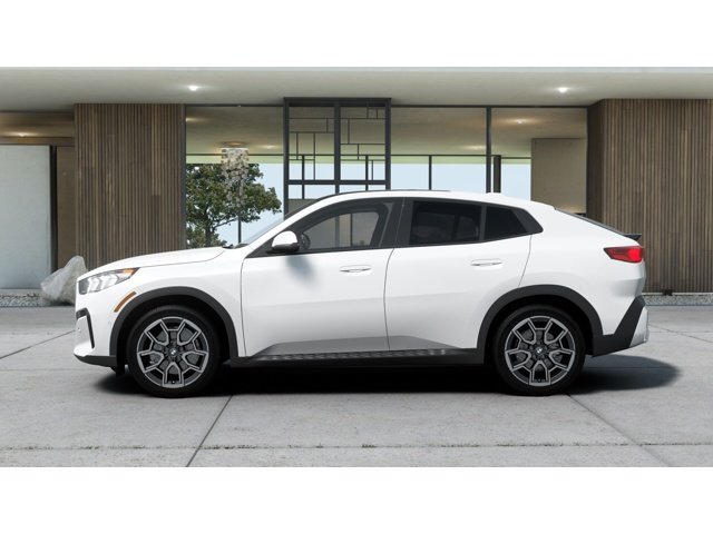 New 2027 Mineral White Metallic BMW xDrive28i image 4