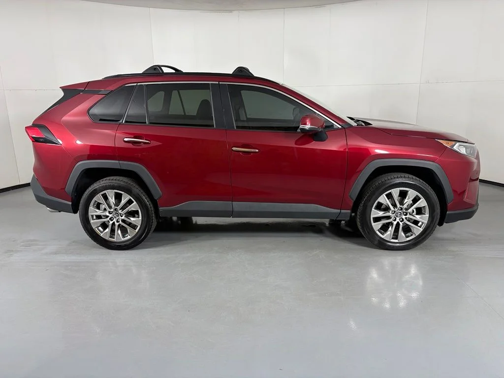 2019 Toyota RAV4 Limited - Photo 9